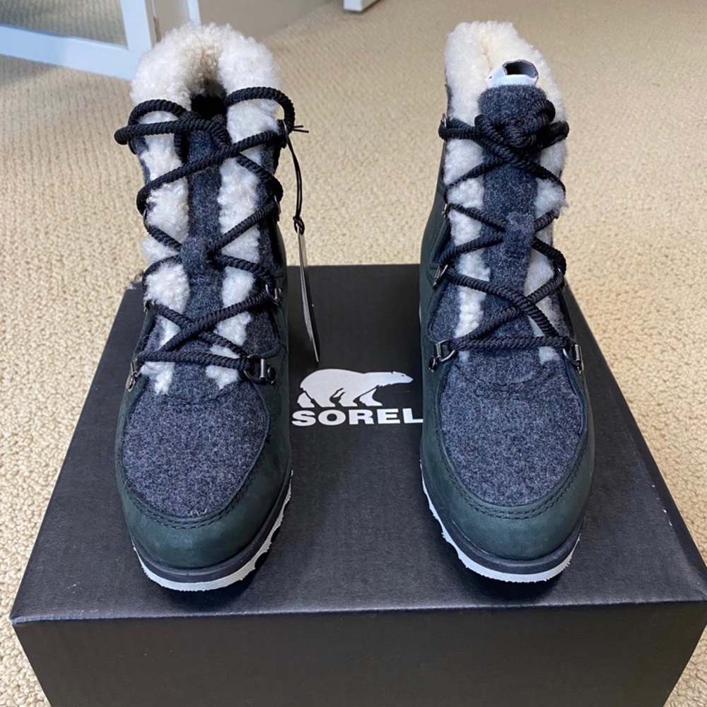 ✨ NEW Sorel Waterproof Black & Grey Boots ✨ - Picture 2 of 5